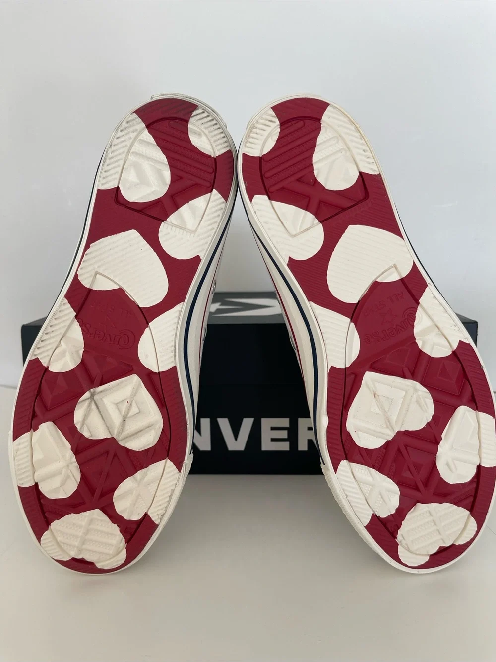 Converse Chuck Taylor All Star High top Women 6.5 Hearts style A19055C NIB